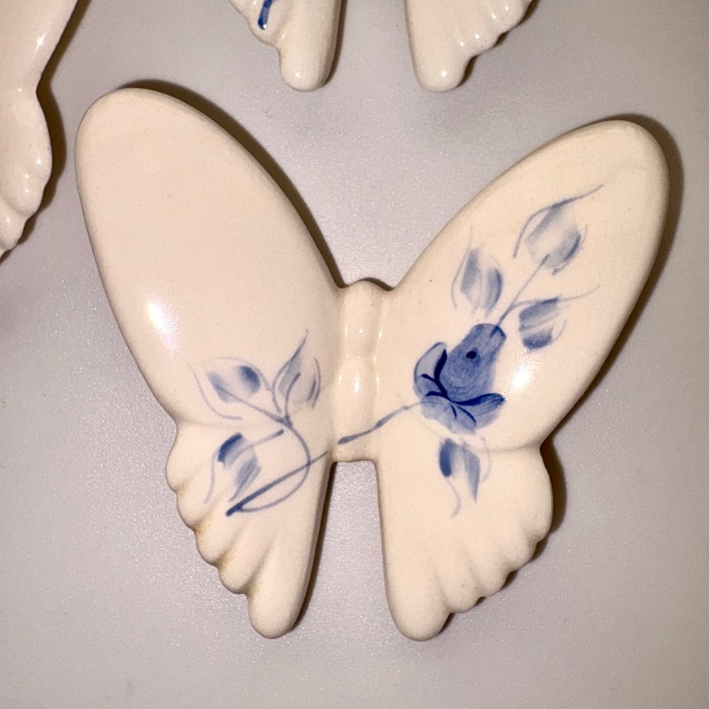 LASTING PRODUCTS Ceramic Butterflies w/Hand Painted Rose Floral Design Vintage - Picture 8 of 14